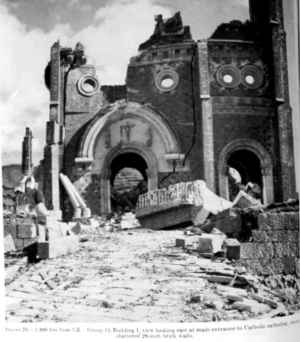 fachada después del bombardeo